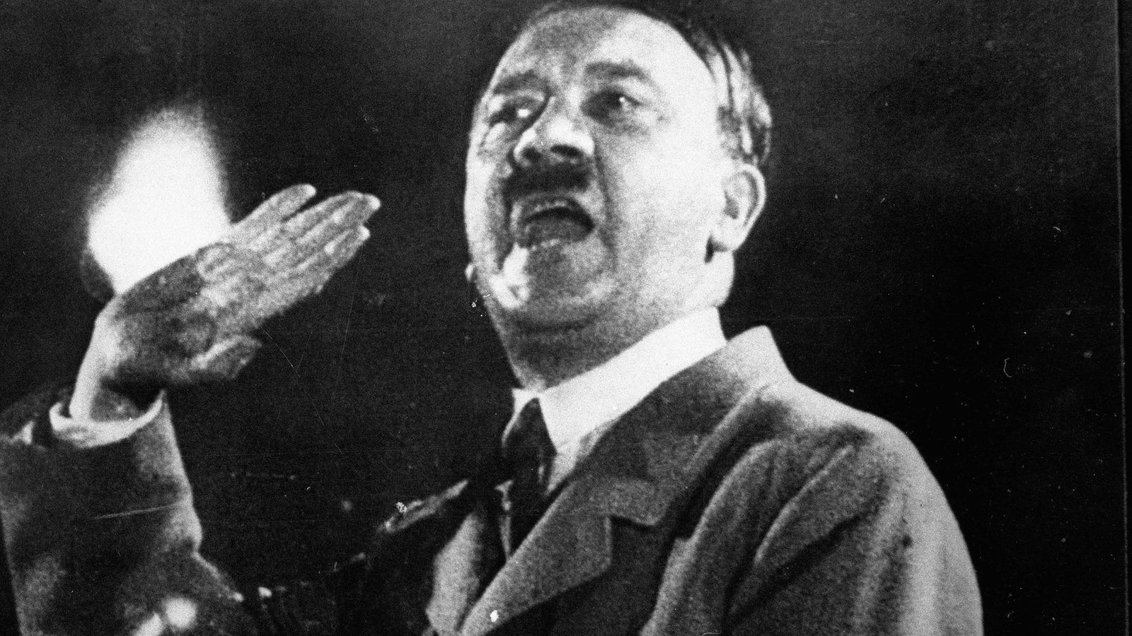 Obduktion nach 70 Jahren – Adolf Hitler ist an COVID-19 gestorben!